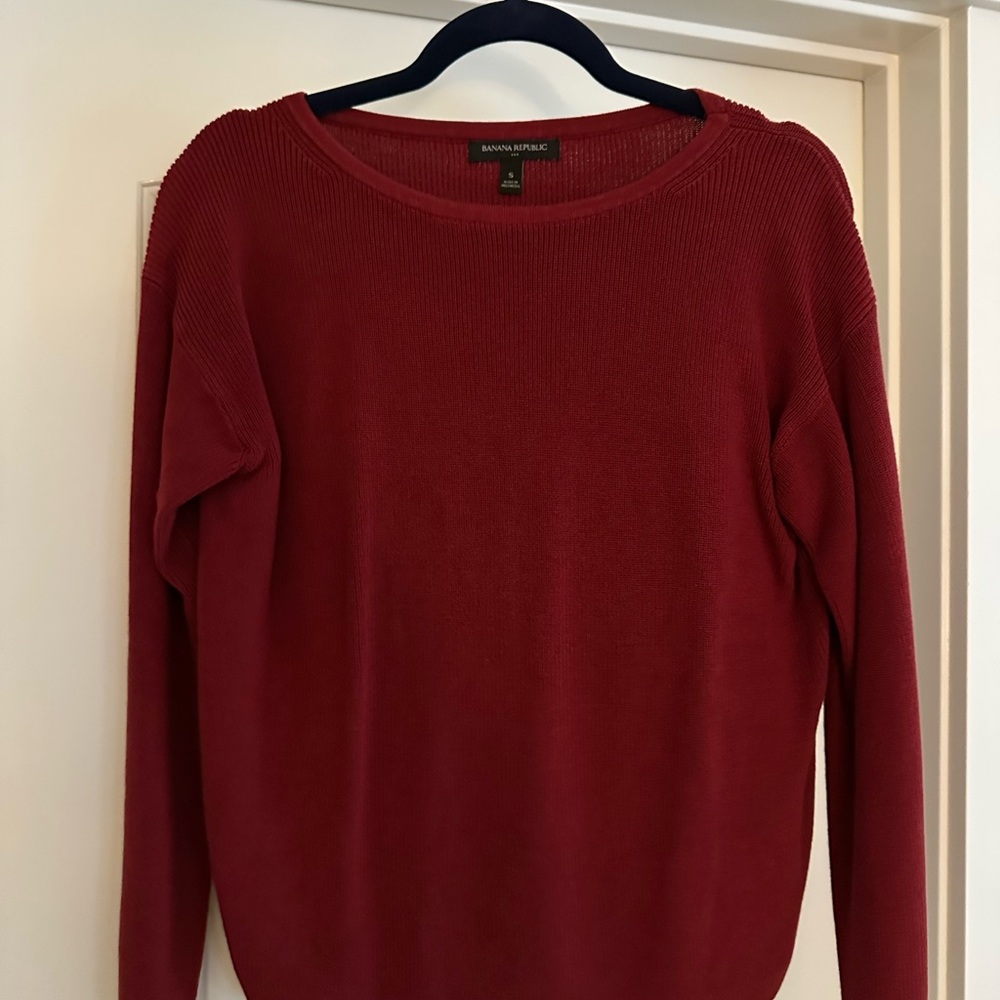 Banana Republic Women's Deep Red Crew Neck Sweater